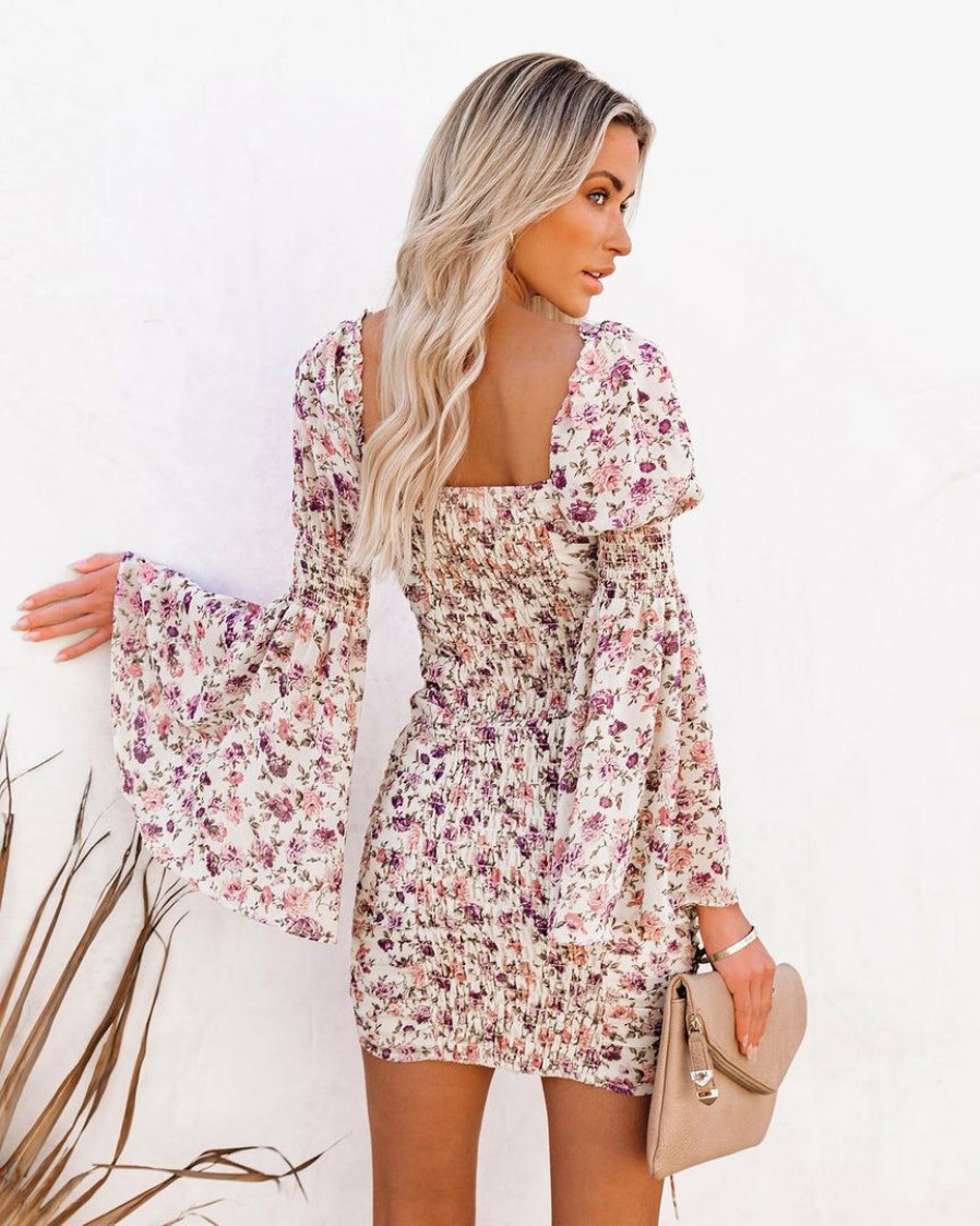 Clothing * | Acoa-001 Dresses Graylynn Ruched Floral Bell Sleeve Dress